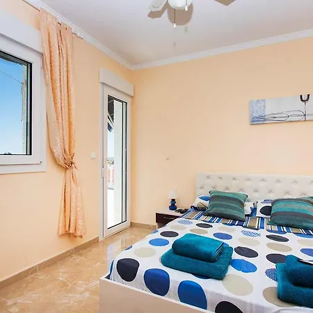 Ch Sola Villa